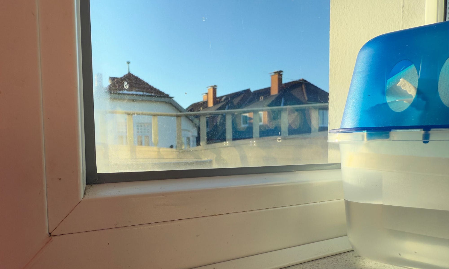 Luftentfeuchter ohne Strom mit Calciumchlorid-Granulat – Die umweltfreundliche Lösung gegen Feuchtigkeit